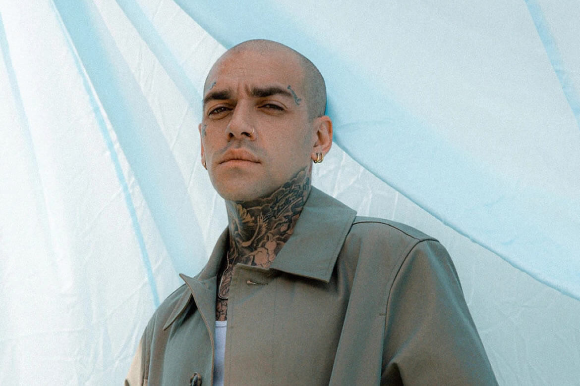 Rapçi Ezhel'e ait bir stüdyo fotoğrafı